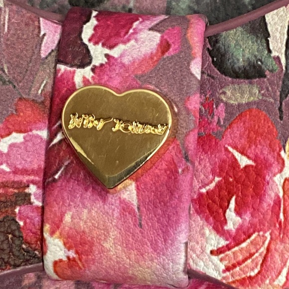 Betsey Johnson Crossbody Purse and Card Case Gift Set Black Multi Floral NWT - Picture 5 of 7